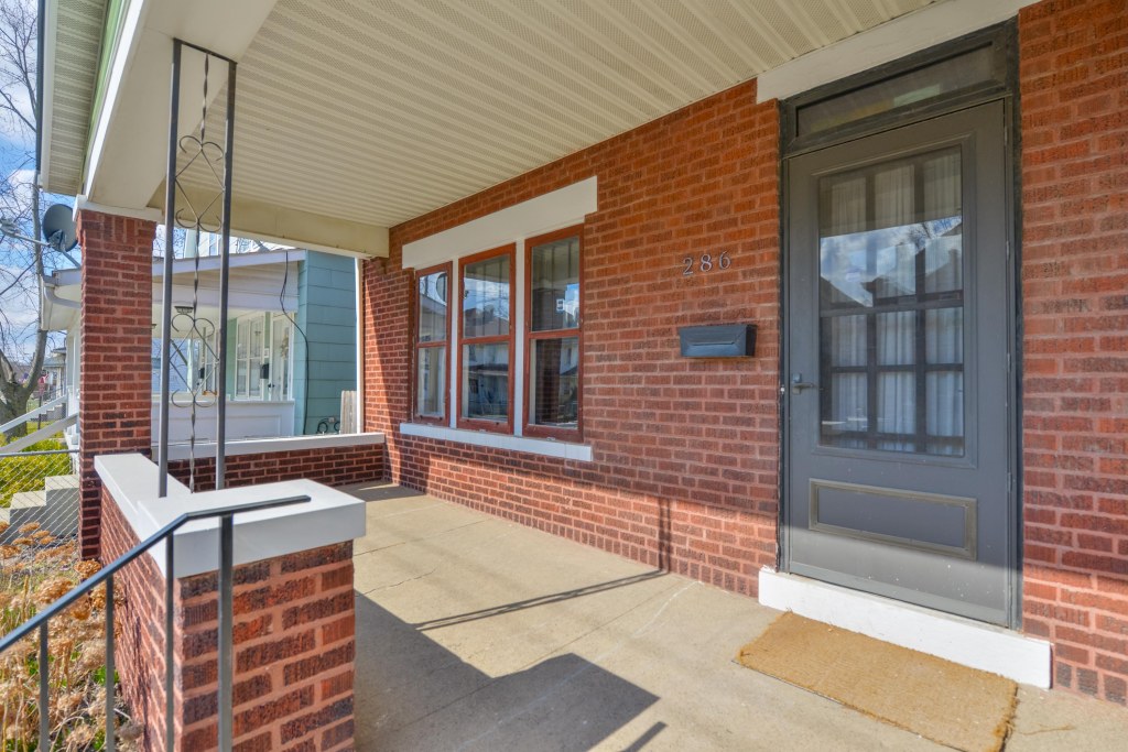 286 E Woodrow Avenue - Covered front porch