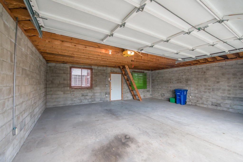 286 E Woodrow Avenue - Large, 2 car garage