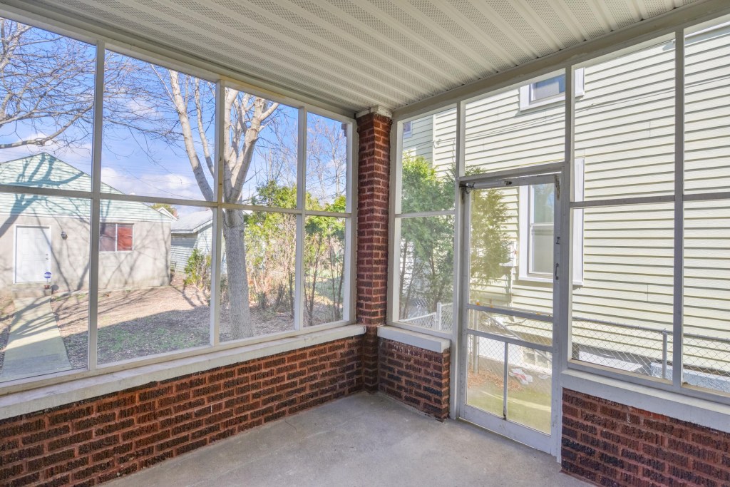 286 E Woodrow Avenue - Screened porch