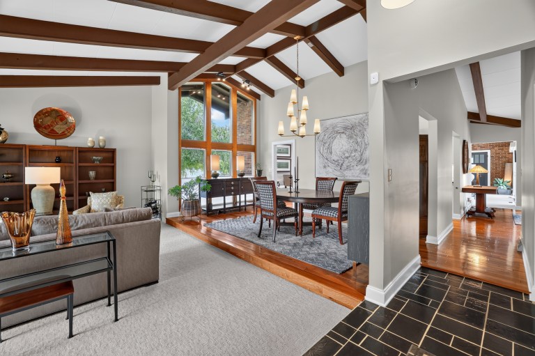 2567 Scottwood Road, Columbus, OH 43209 Entry View