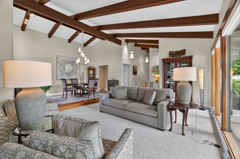 2567 Scottwood Road, Columbus, OH 43209 Living Room